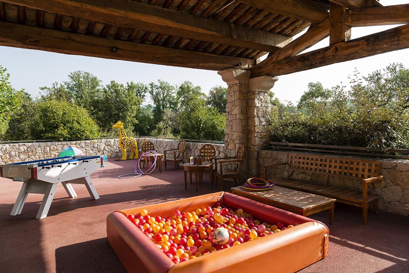 Terre Blanche Hotel Spa Golf Resort Туррет Экстерьер фото